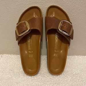 Birkenstock sandals. Worn once! Brown! Size 38. amazing condition!
